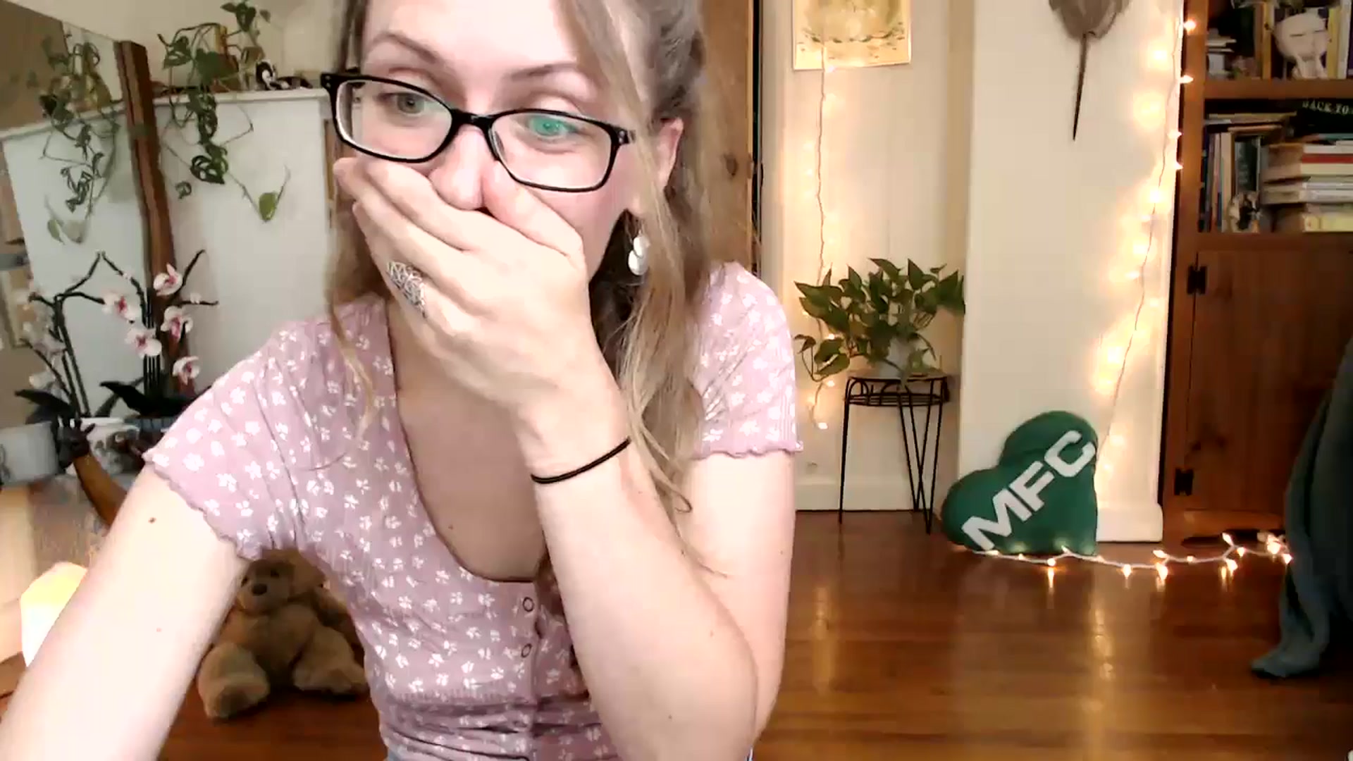 Gallery image thumbnail from WildflowerEm's myfreecams stream on, 08/24/2025, 19:28 image 7 of 20