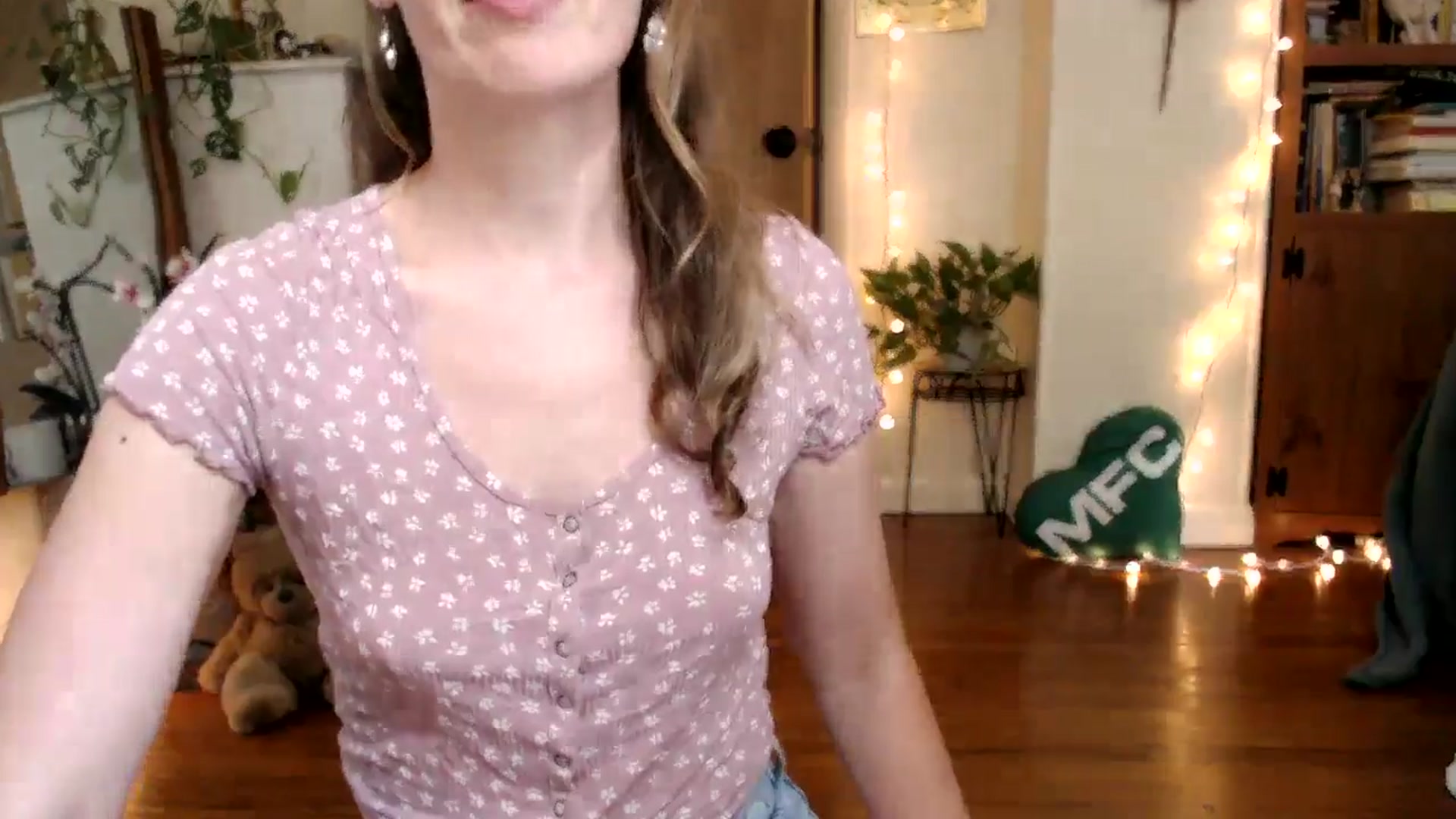 Gallery image thumbnail from WildflowerEm's myfreecams stream on, 08/24/2025, 19:28 image 6 of 20