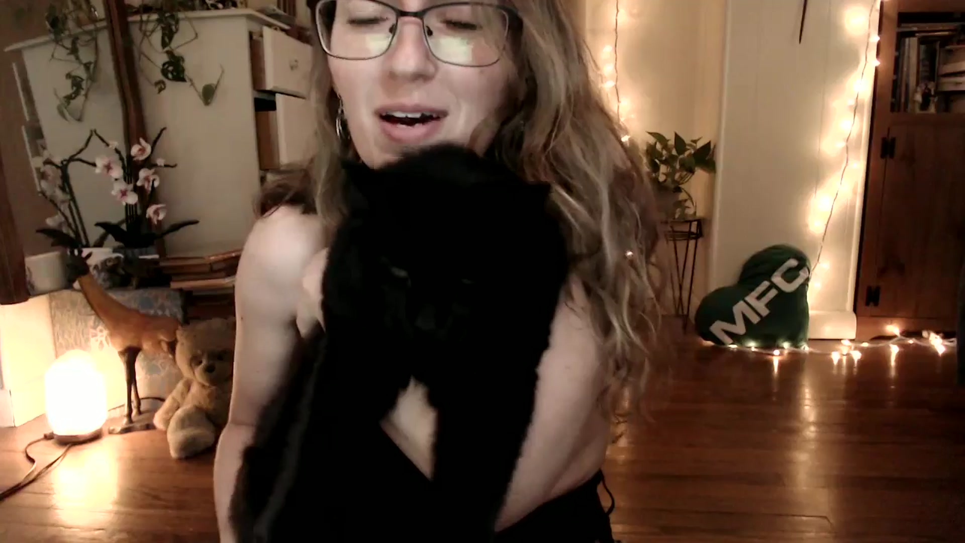 Gallery image thumbnail from WildflowerEm's myfreecams stream on, 08/29/2025, 19:14 image 13 of 20