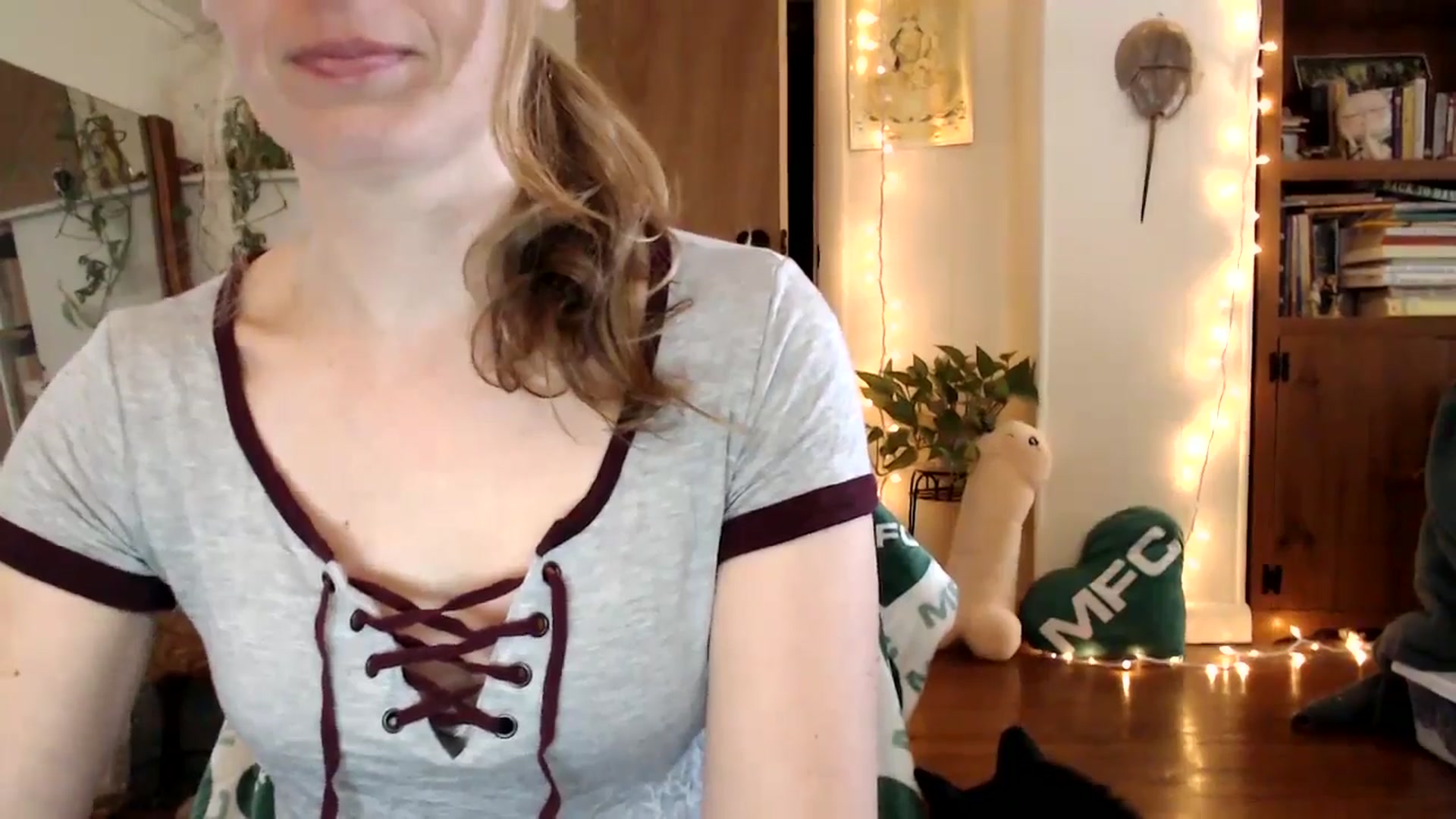 Gallery image thumbnail from WildflowerEm's myfreecams stream on, 09/10/2025, 19:11 image 5 of 20