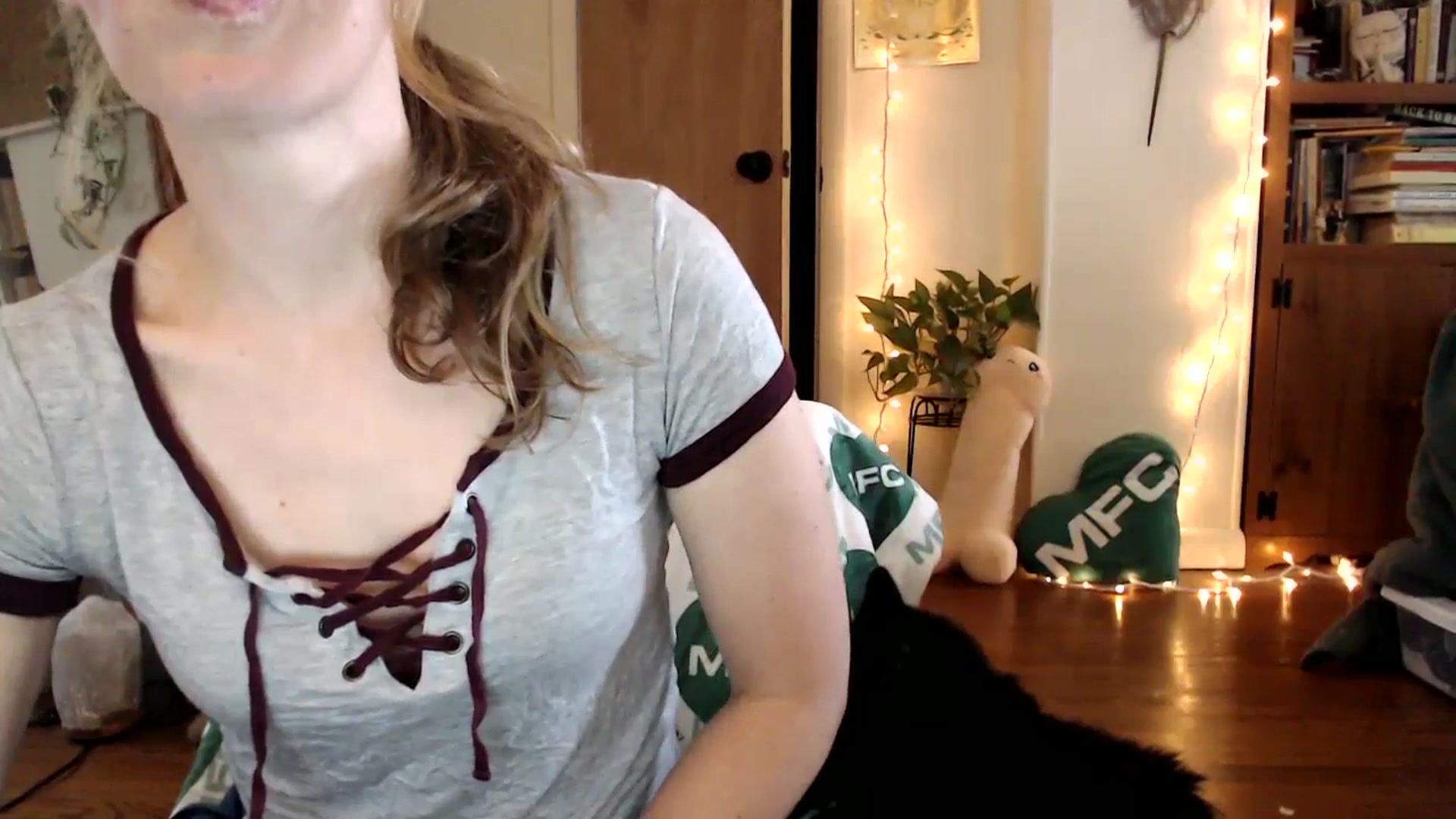 Gallery image thumbnail from WildflowerEm's myfreecams stream on, 09/10/2025, 19:11 image 7 of 20