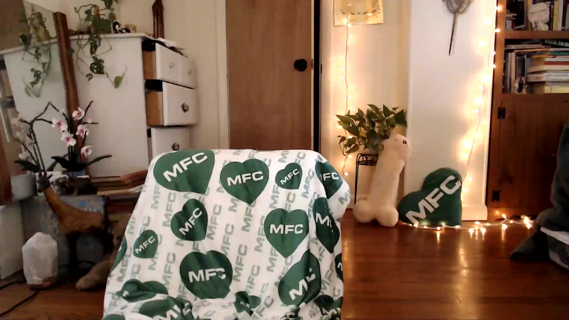 Gallery image thumbnail from WildflowerEm's myfreecams stream on, 09/10/2025, 19:11 image 13 of 20