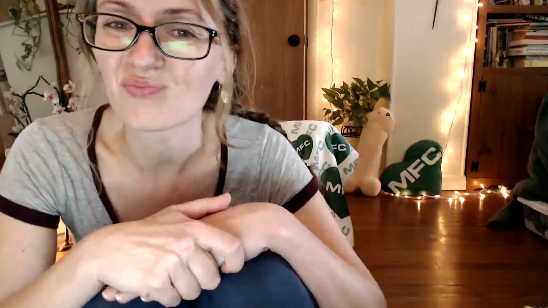 Gallery image thumbnail from WildflowerEm's myfreecams stream on, 09/10/2025, 19:11 image 16 of 20