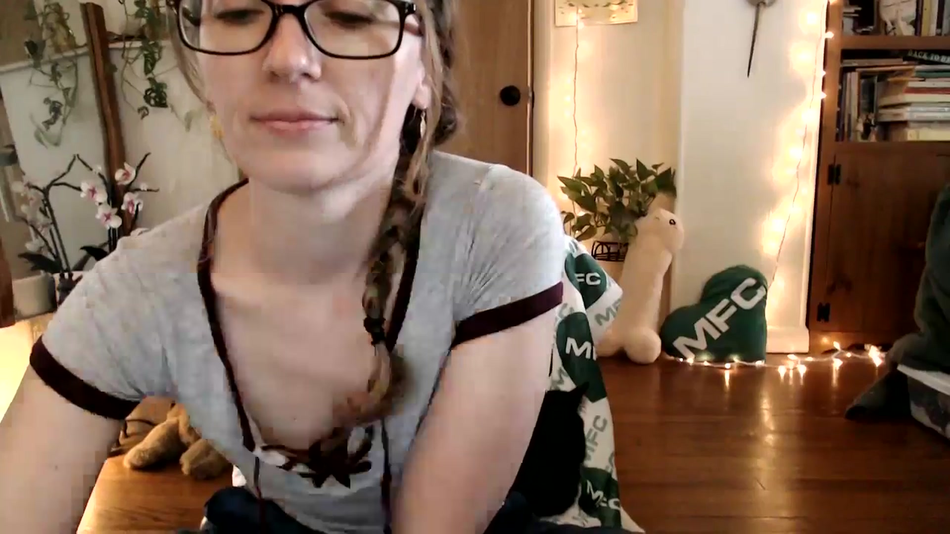 Gallery image thumbnail from WildflowerEm's myfreecams stream on, 09/10/2025, 19:11 image 17 of 20