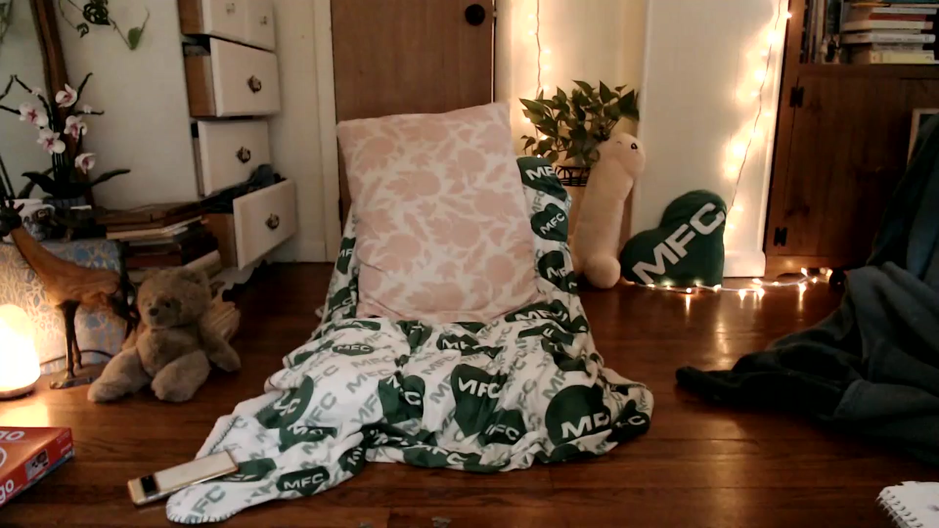 Gallery image thumbnail from WildflowerEm's myfreecams stream on, 09/12/2025, 19:18 image 10 of 20