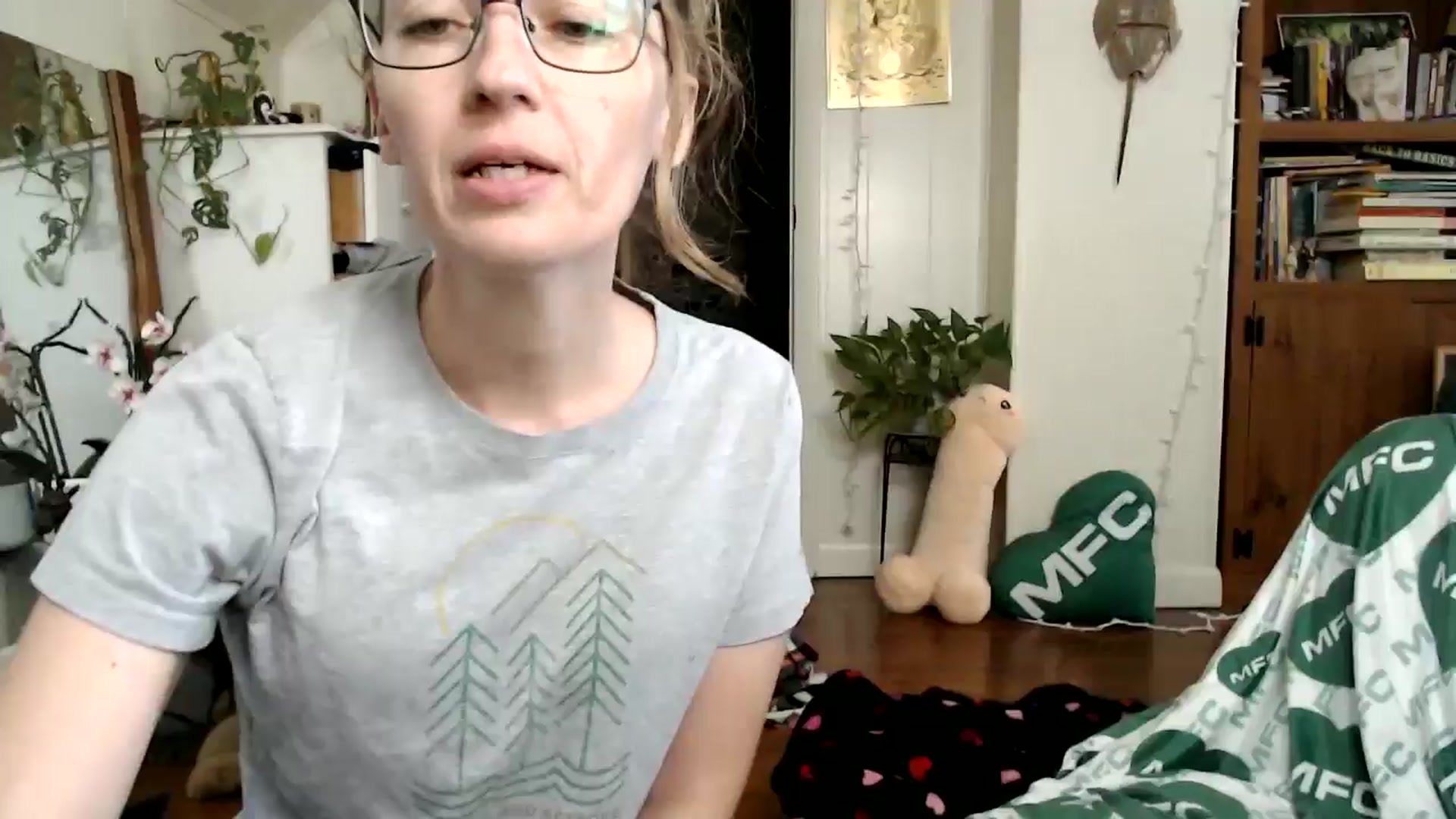 Gallery image thumbnail from WildflowerEm's myfreecams stream on, 09/16/2025, 17:12 image 1 of 20