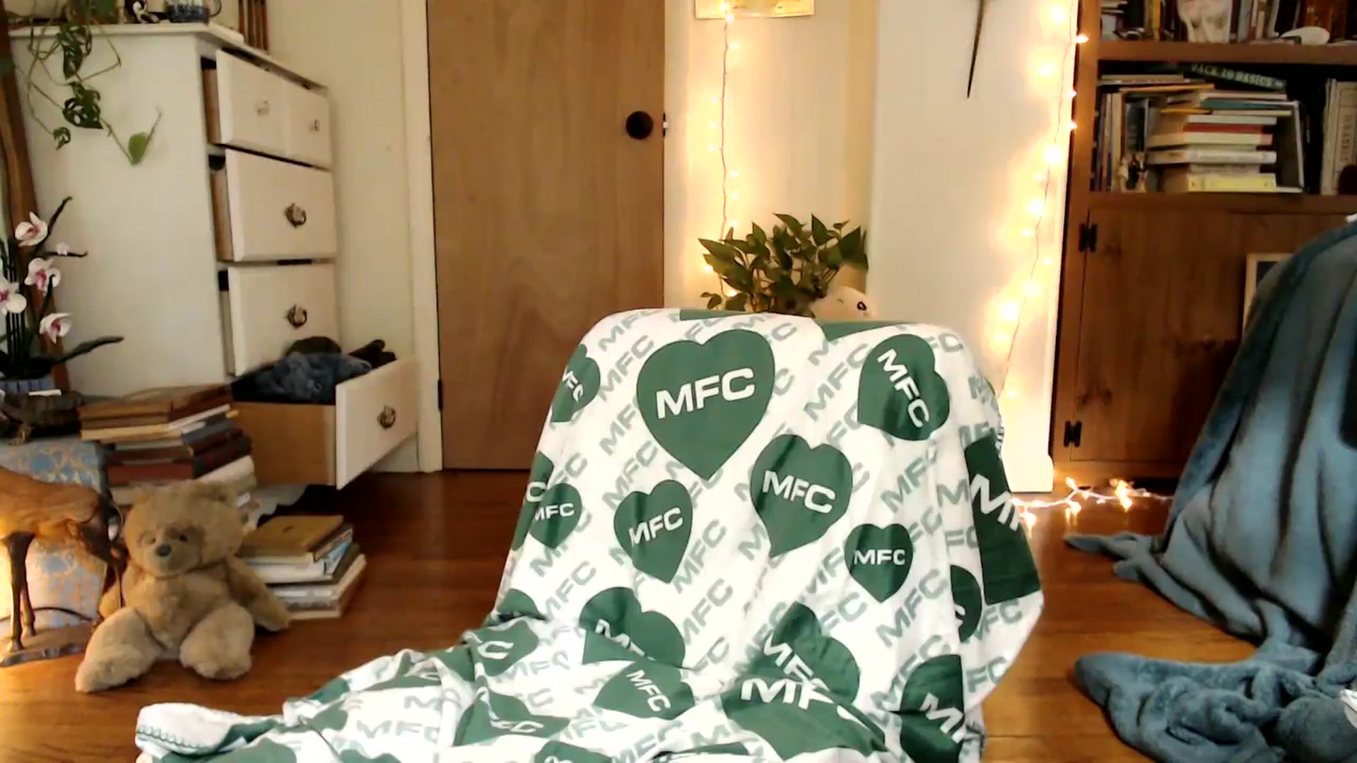Gallery image thumbnail from WildflowerEm's myfreecams stream on, 09/17/2025, 19:09 image 16 of 20