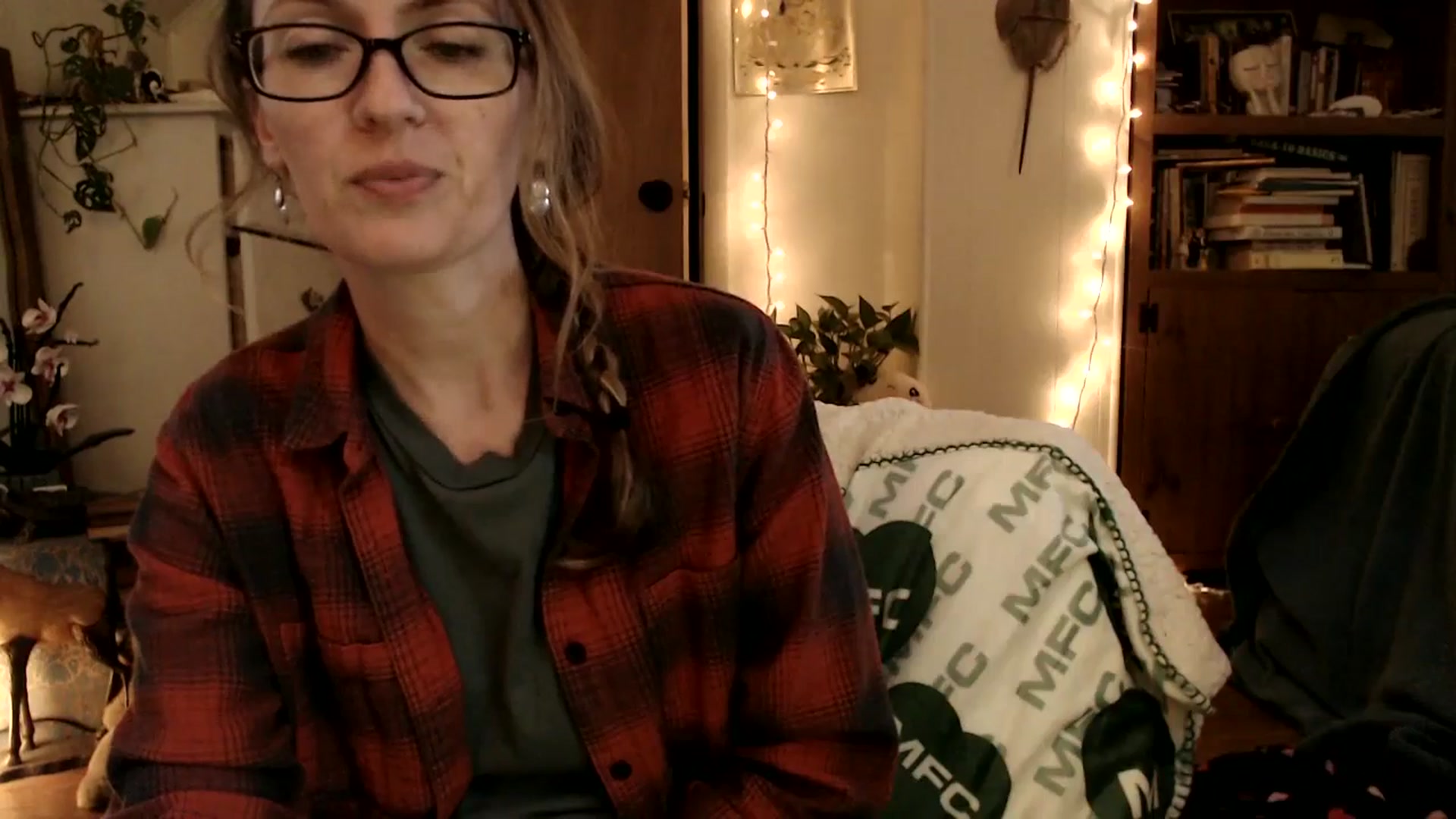 Gallery image thumbnail from WildflowerEm's myfreecams stream on, 09/21/2025, 23:40 image 4 of 20
