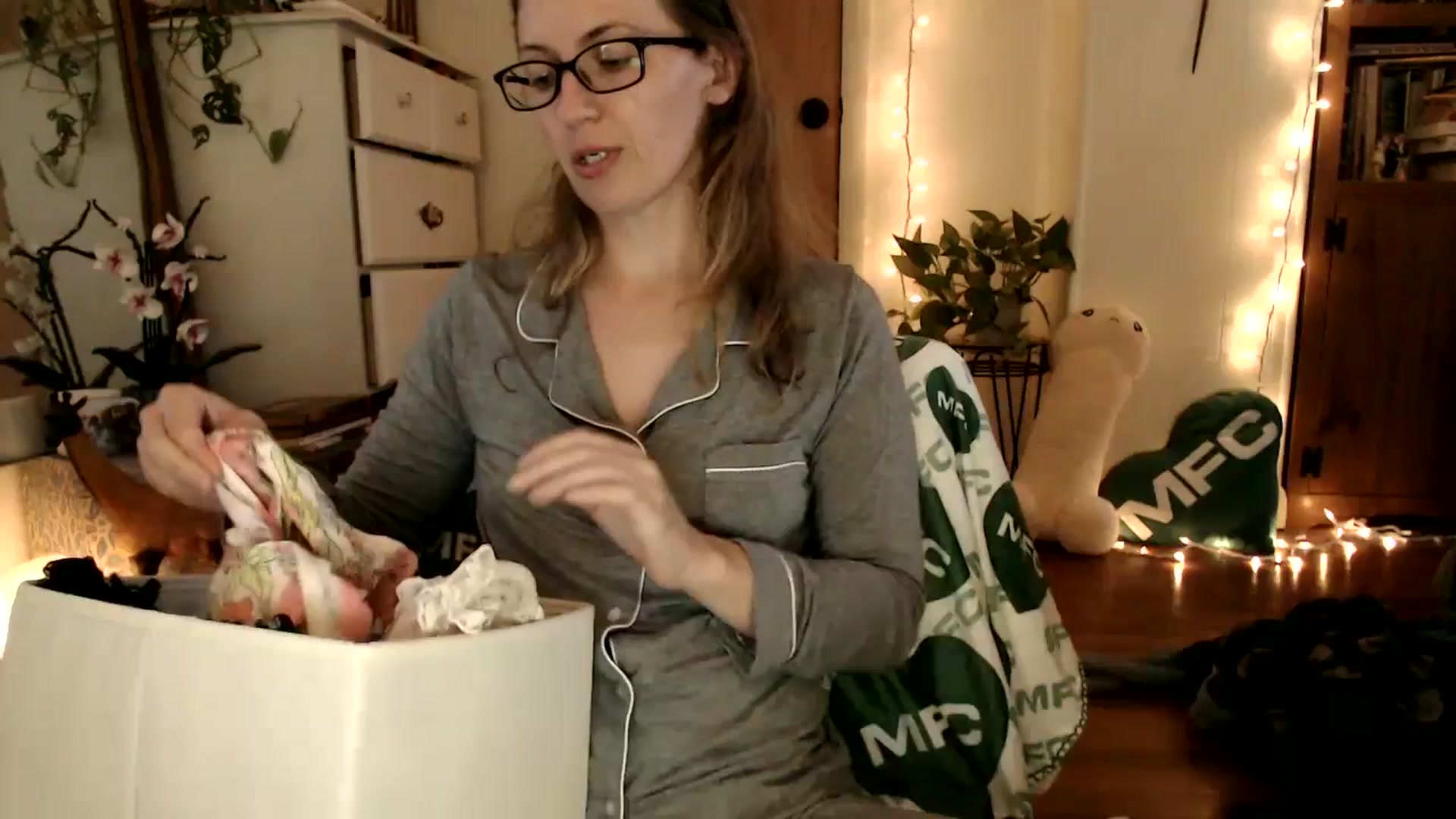 Gallery image thumbnail from WildflowerEm's myfreecams stream on, 09/25/2025, 19:14 image 10 of 20