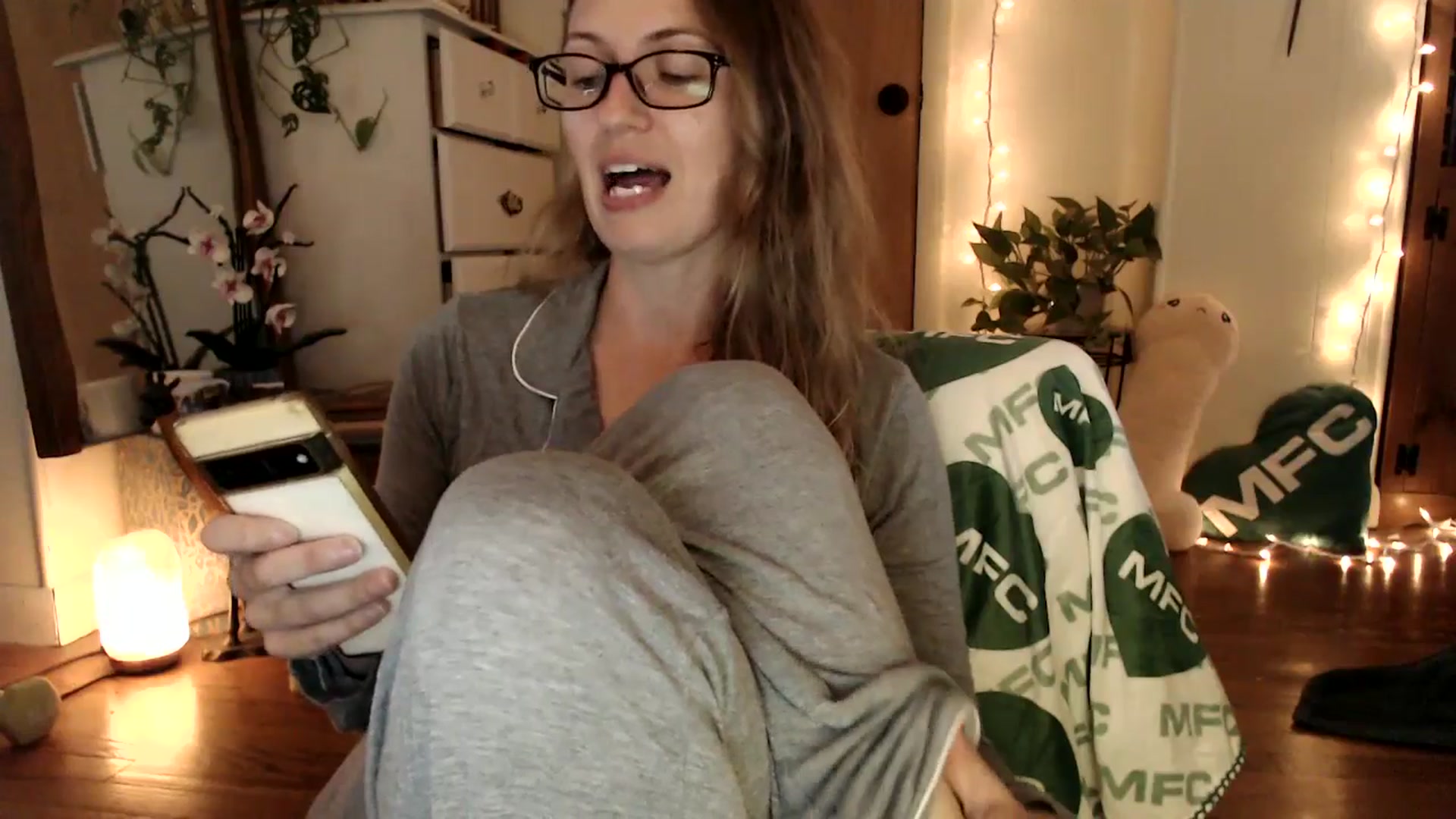 Gallery image thumbnail from WildflowerEm's myfreecams stream on, 09/25/2025, 19:14 image 6 of 20