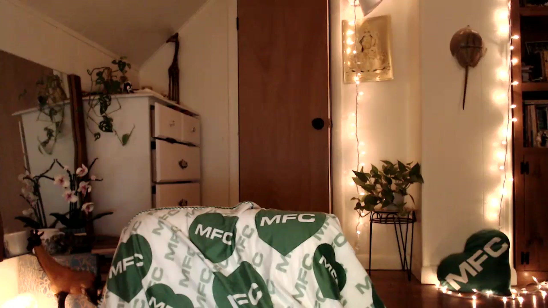 Gallery image thumbnail from WildflowerEm's myfreecams stream on, 09/27/2025, 22:59 image 14 of 20