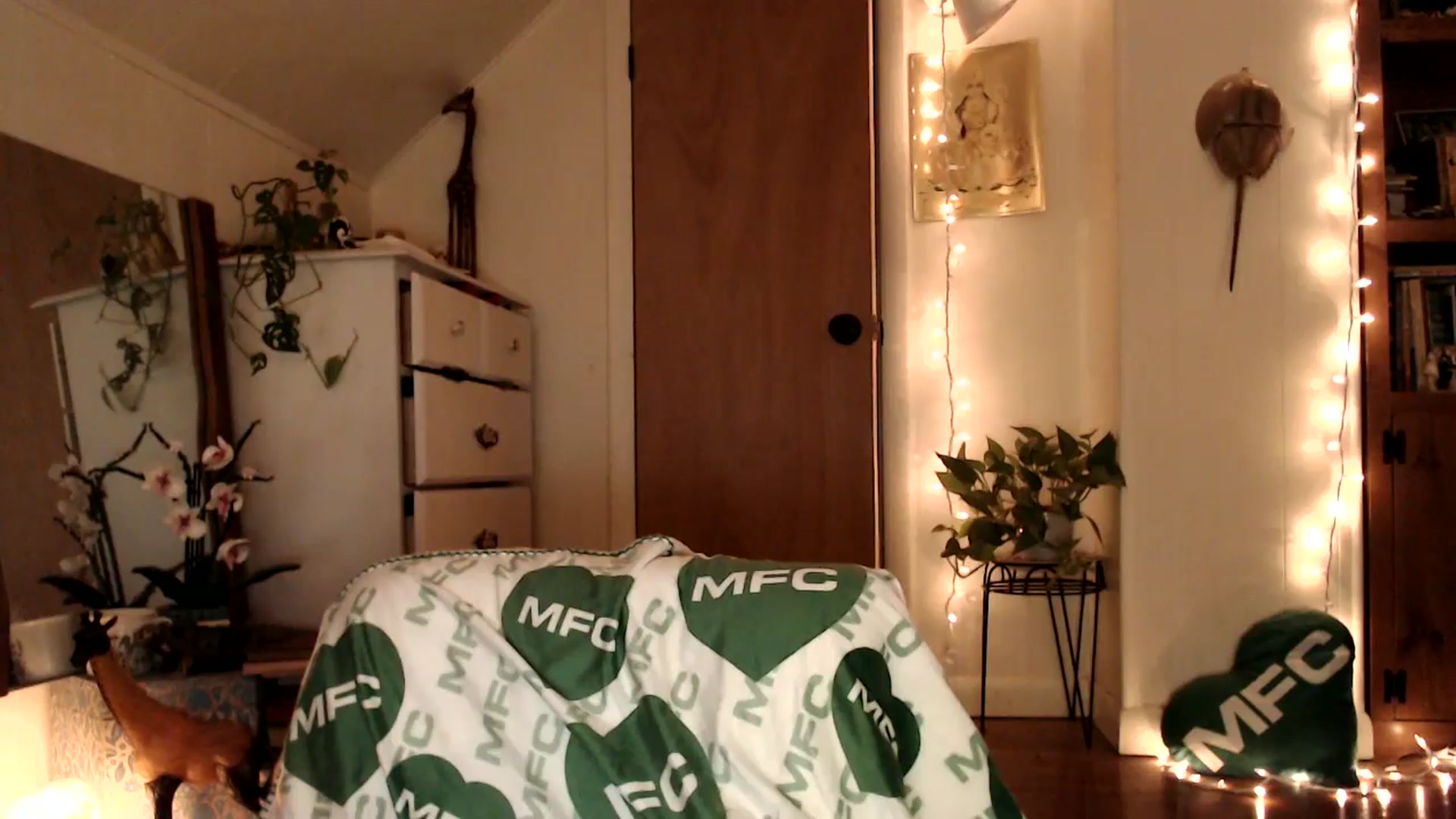 Gallery image thumbnail from WildflowerEm's myfreecams stream on, 09/27/2025, 22:59 image 10 of 20