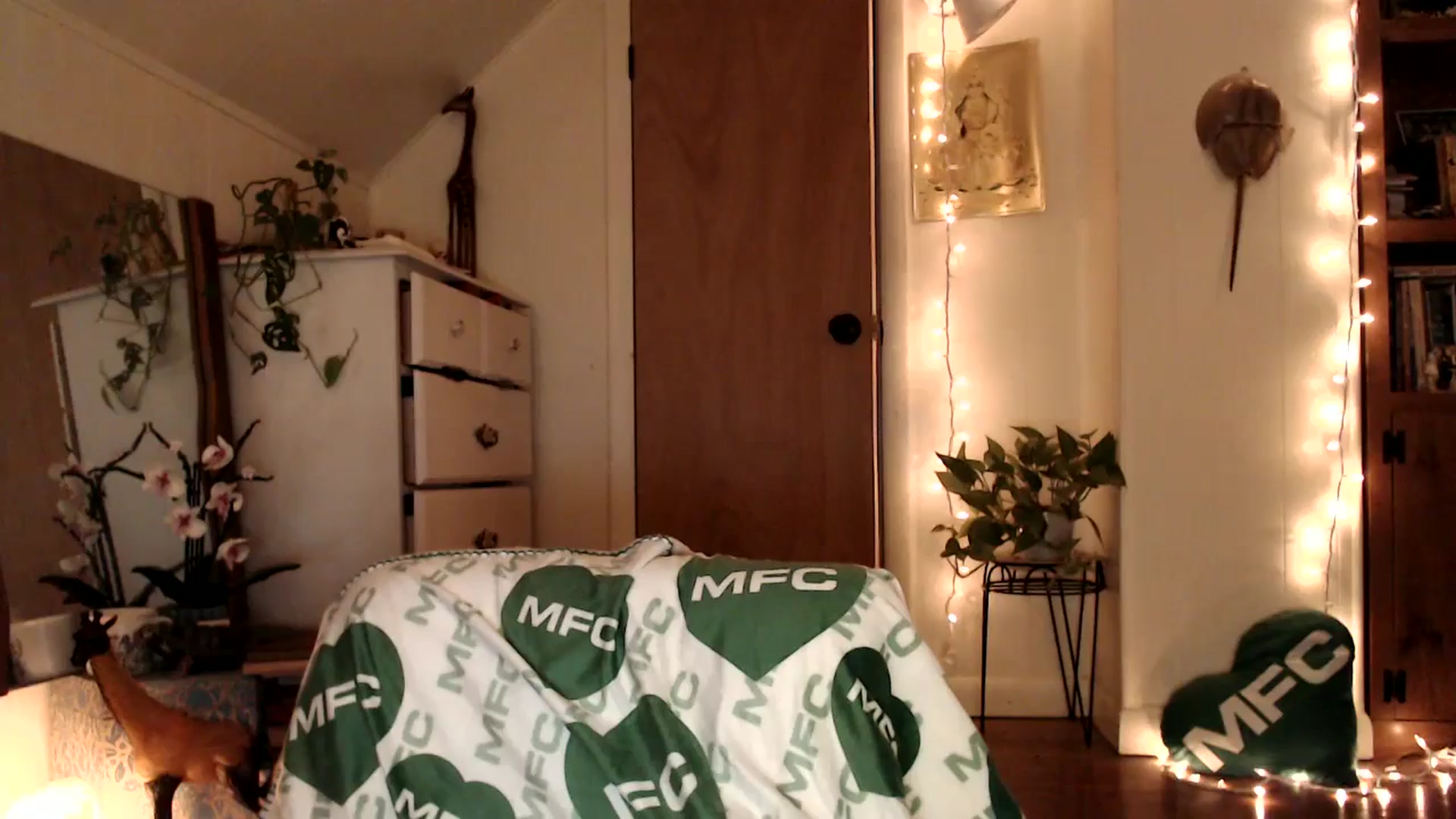 Gallery image thumbnail from WildflowerEm's myfreecams stream on, 09/27/2025, 22:59 image 15 of 20