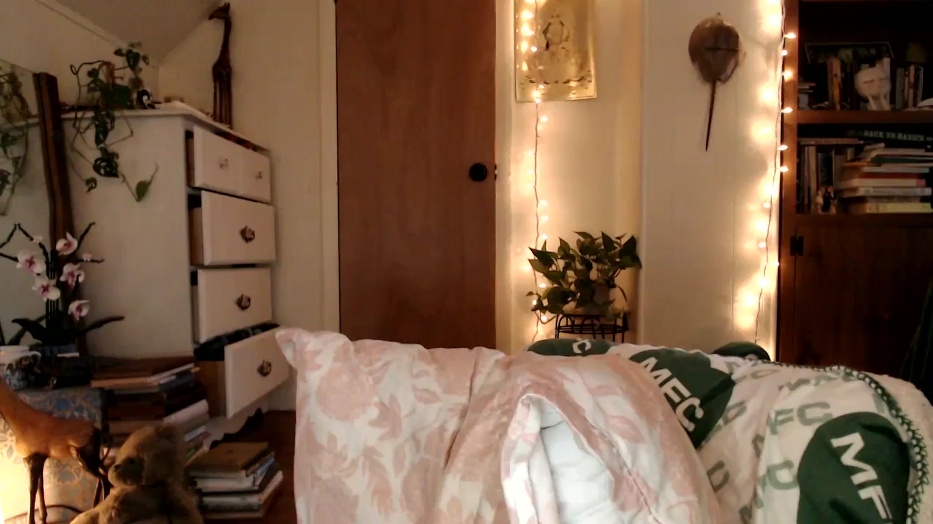Gallery image thumbnail from WildflowerEm's myfreecams stream on, 09/28/2025, 22:30 image 7 of 20