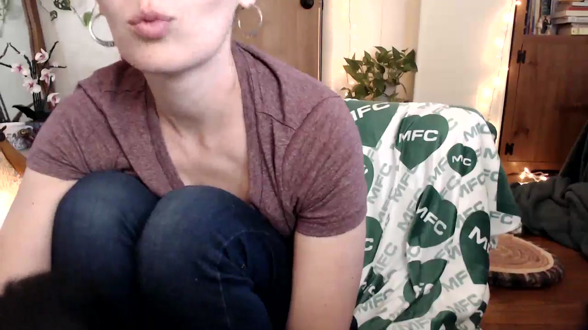 Gallery image thumbnail from WildflowerEm's myfreecams stream on, 09/29/2025, 18:19 image 16 of 20