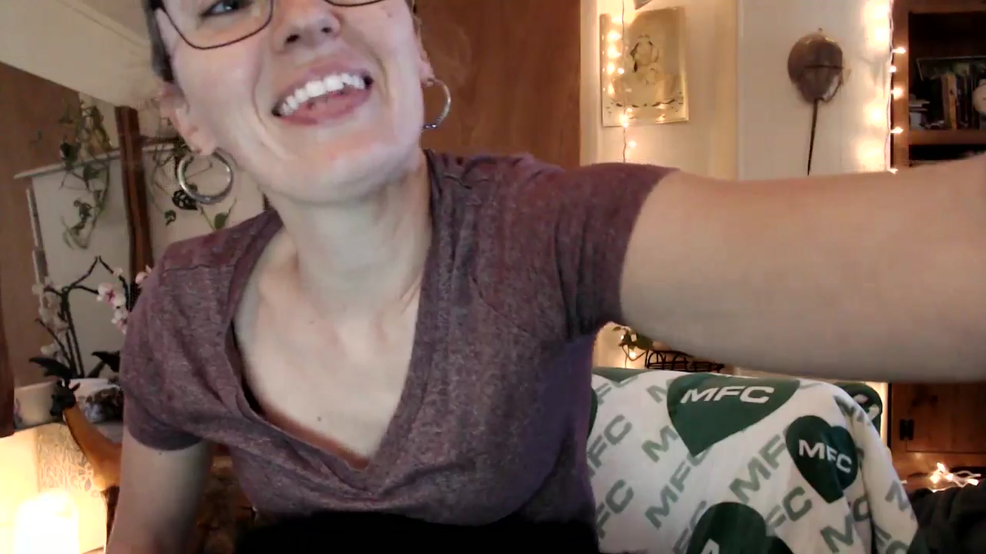 Gallery image thumbnail from WildflowerEm's myfreecams stream on, 09/29/2025, 18:19 image 3 of 20