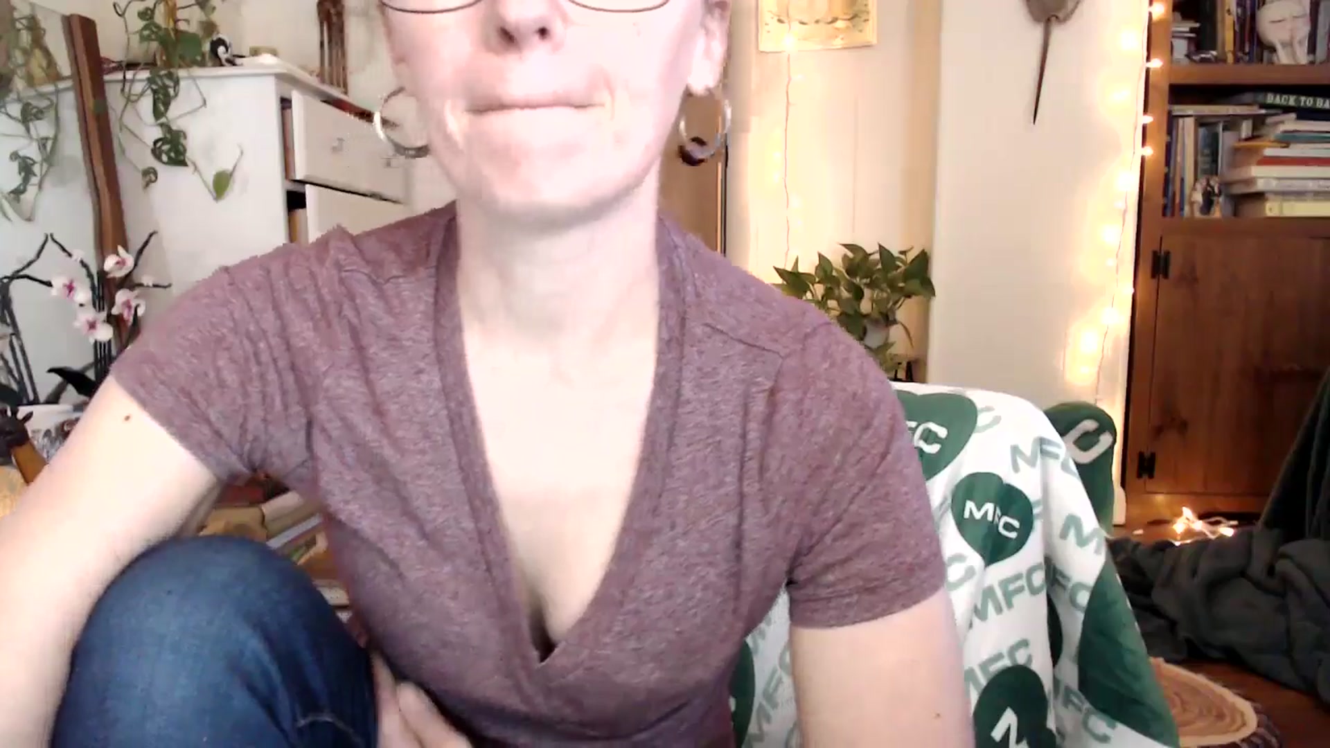 Gallery image thumbnail from WildflowerEm's myfreecams stream on, 09/29/2025, 18:19 image 14 of 20