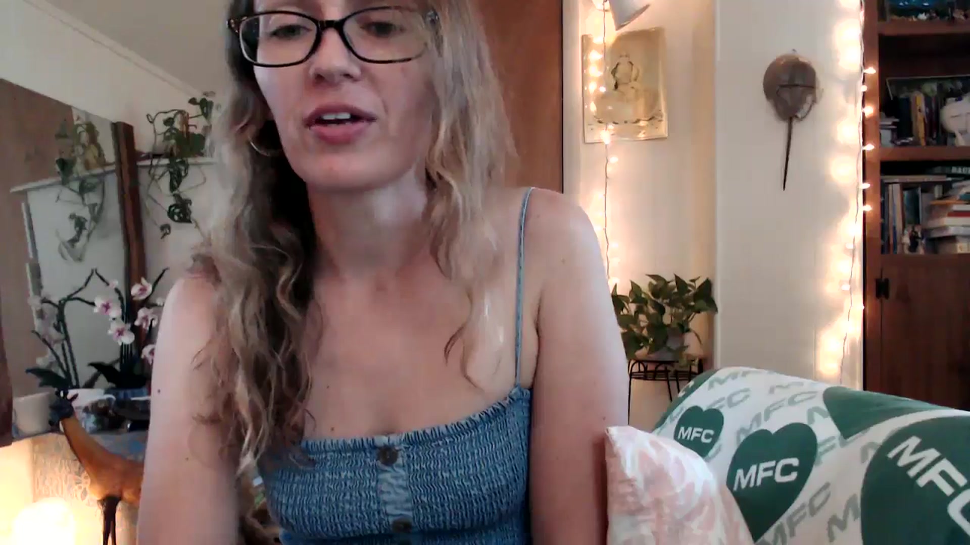 Gallery image thumbnail from WildflowerEm's myfreecams stream on, 09/30/2025, 17:54 image 6 of 20