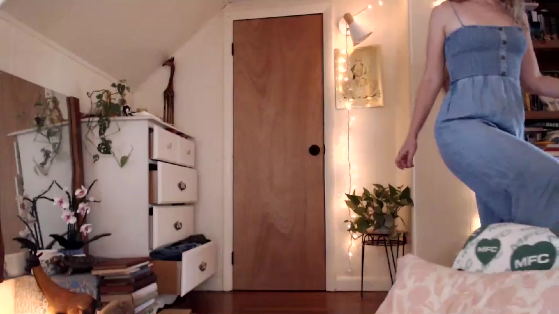 Gallery image thumbnail from WildflowerEm's myfreecams stream on, 09/30/2025, 17:54 image 3 of 20