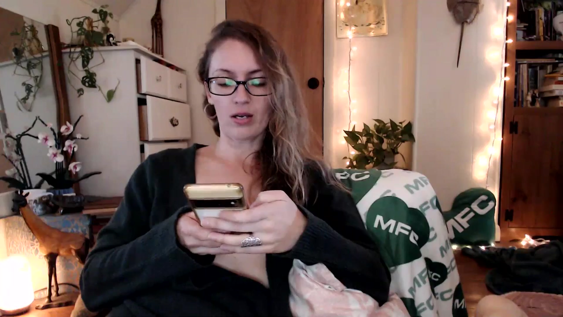 Gallery image thumbnail from WildflowerEm's myfreecams stream on, 09/30/2025, 19:10 image 18 of 20