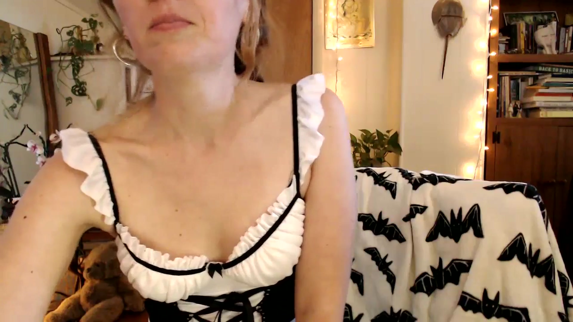 Gallery image thumbnail from WildflowerEm's myfreecams stream on, 10/10/2025, 19:17 image 15 of 20