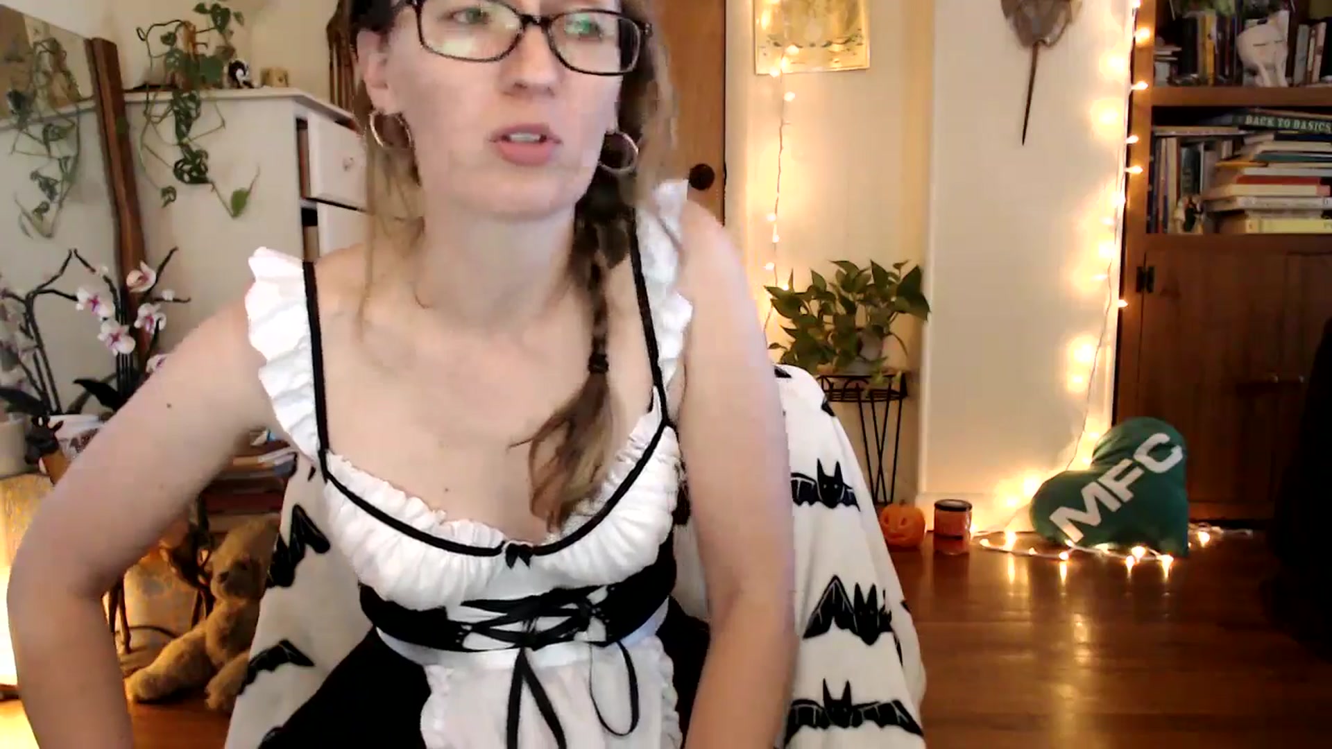 Gallery image thumbnail from WildflowerEm's myfreecams stream on, 10/10/2025, 19:17 image 5 of 20