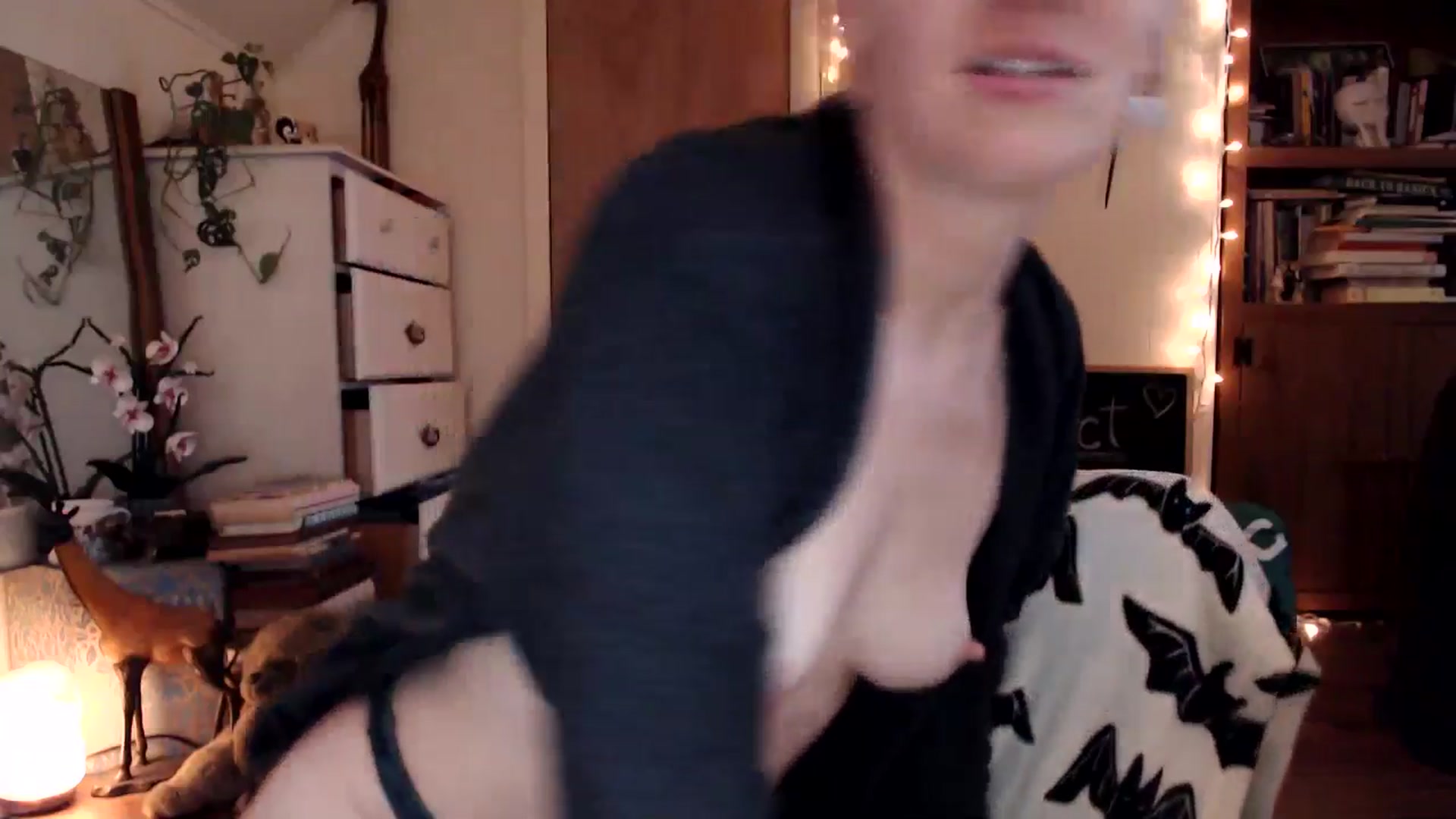 Gallery image thumbnail from WildflowerEm's myfreecams stream on, 10/14/2025, 19:22 image 12 of 20