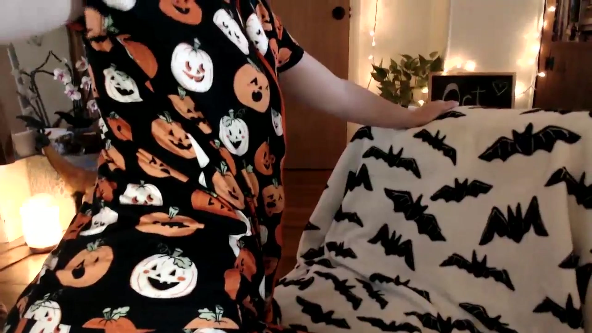 Gallery image thumbnail from WildflowerEm's myfreecams stream on, 10/16/2025, 19:24 image 4 of 20
