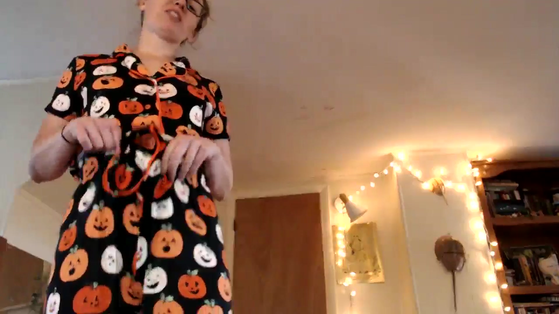 Gallery image thumbnail from WildflowerEm's myfreecams stream on, 10/16/2025, 19:24 image 5 of 20