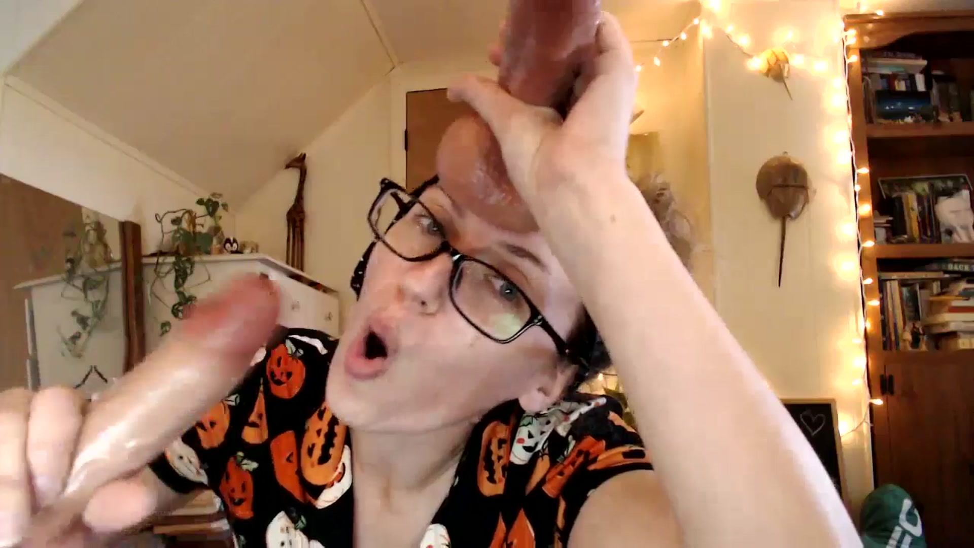 Gallery image thumbnail from WildflowerEm's myfreecams stream on, 10/16/2025, 19:24 image 16 of 20