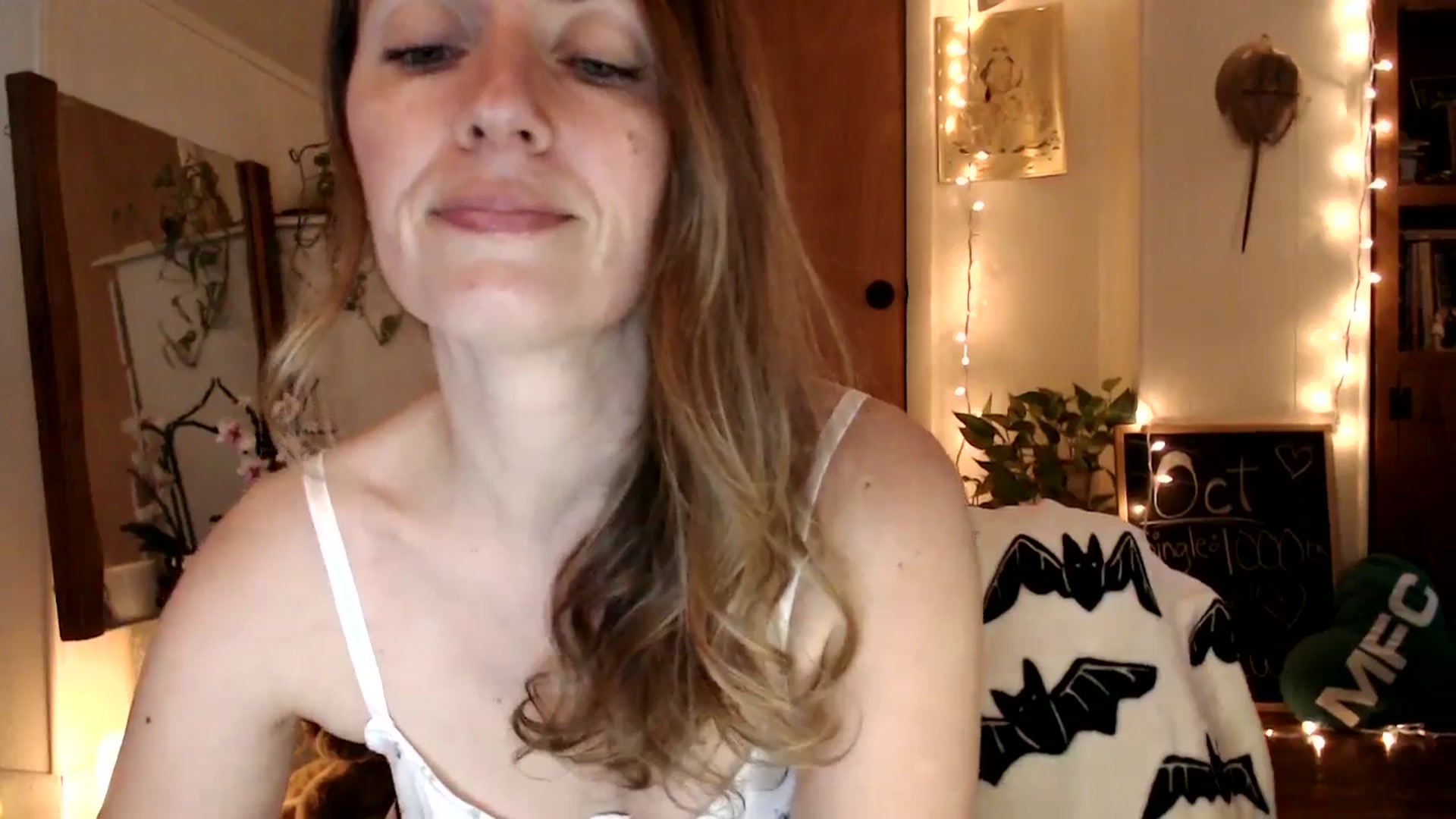 Gallery image thumbnail from WildflowerEm's myfreecams stream on, 10/30/2025, 19:18 image 10 of 20