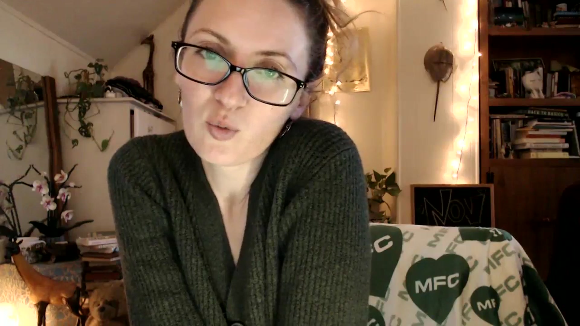 Gallery image thumbnail from WildflowerEm's myfreecams stream on, 11/07/2025, 19:28 image 17 of 20