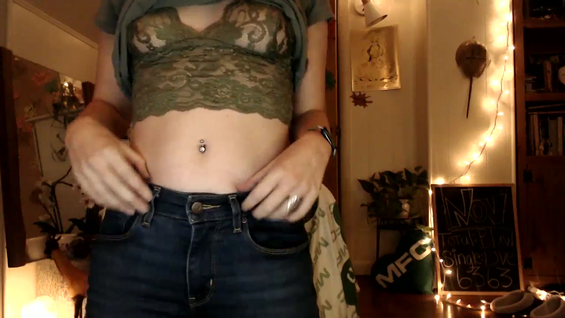 Gallery image thumbnail from WildflowerEm's myfreecams stream on, 11/16/2025, 21:54 image 18 of 20