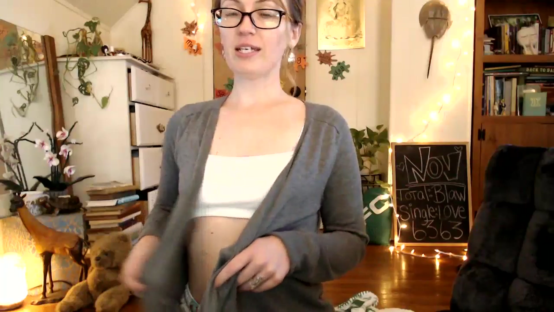 Gallery image thumbnail from WildflowerEm's myfreecams stream on, 11/19/2025, 19:23 image 12 of 20
