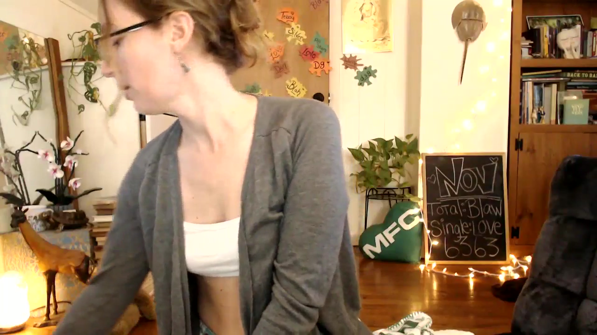 Gallery image thumbnail from WildflowerEm's myfreecams stream on, 11/19/2025, 19:23 image 13 of 20