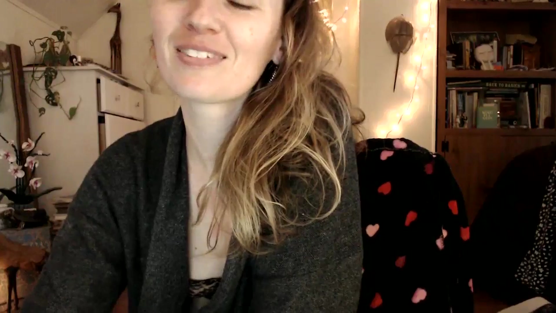 Gallery image thumbnail from WildflowerEm's myfreecams stream on, 11/25/2025, 20:10 image 3 of 20