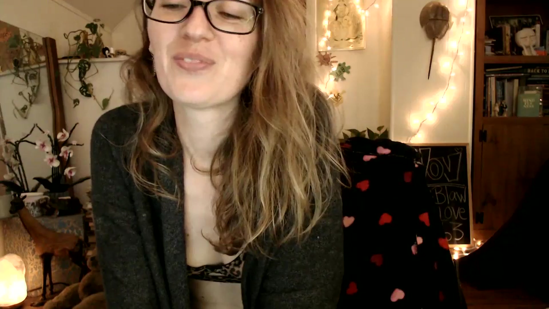 Gallery image thumbnail from WildflowerEm's myfreecams stream on, 11/25/2025, 20:10 image 13 of 20