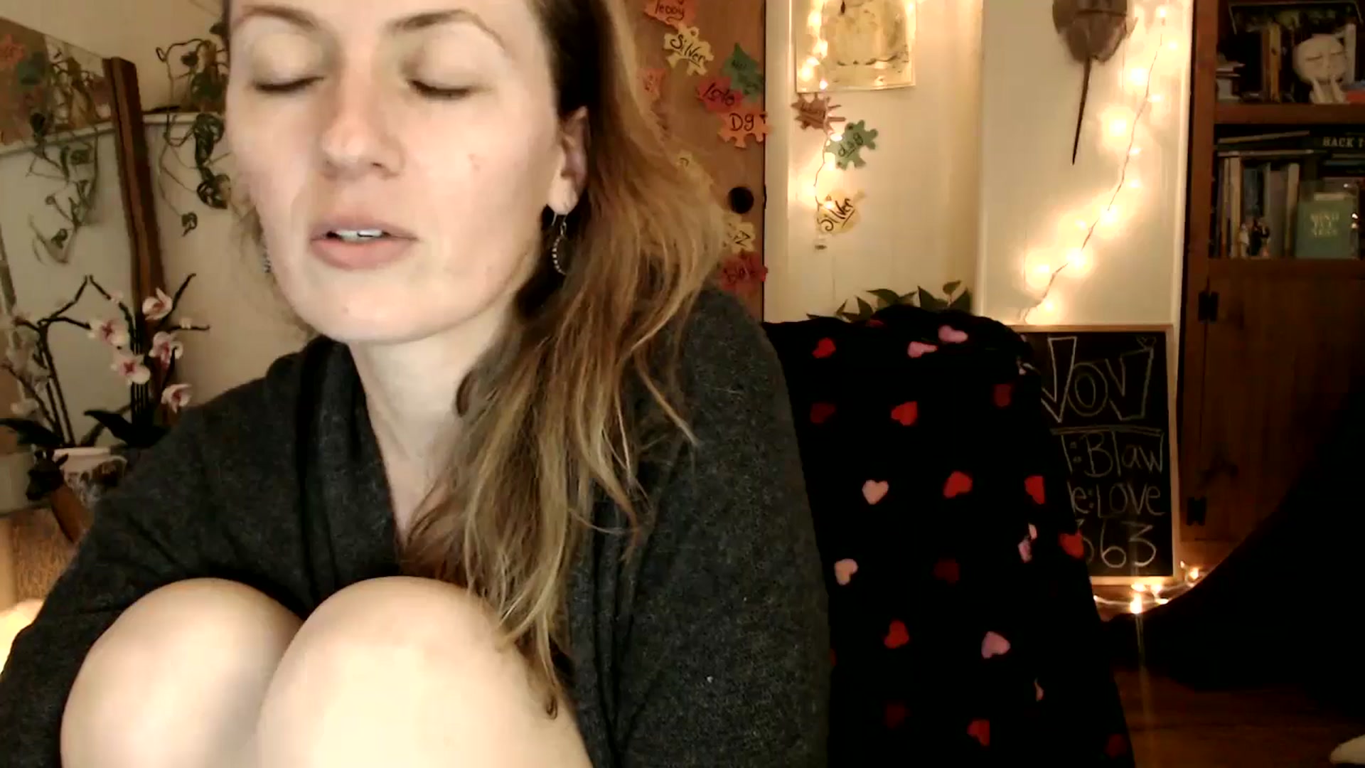 Gallery image thumbnail from WildflowerEm's myfreecams stream on, 11/25/2025, 20:10 image 17 of 20