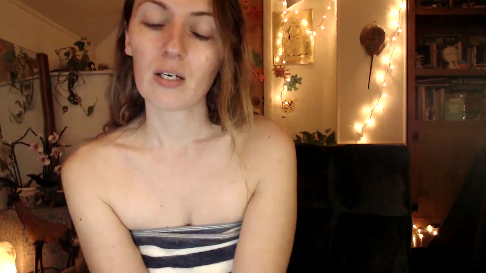 Gallery image thumbnail from WildflowerEm's myfreecams stream on, 11/30/2025, 03:29 image 12 of 20
