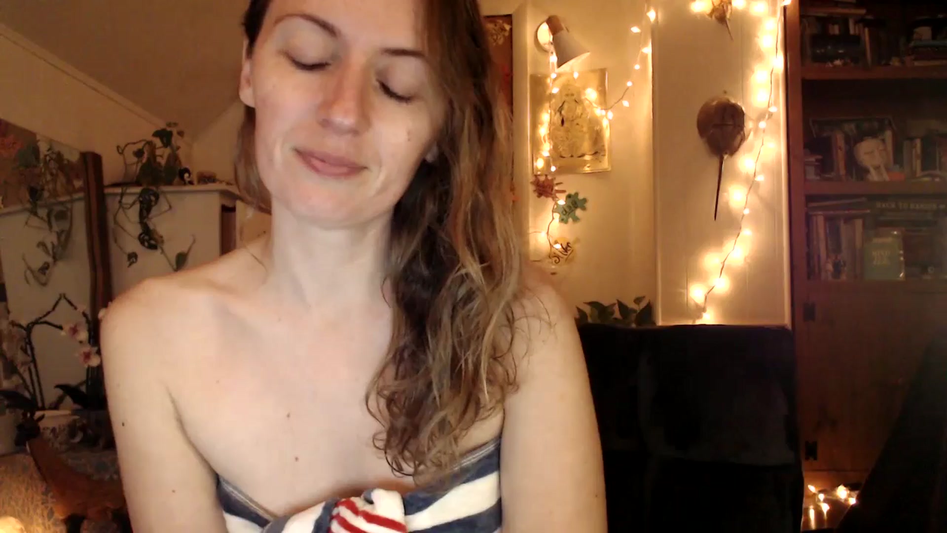 Gallery image thumbnail from WildflowerEm's myfreecams stream on, 11/30/2025, 03:29 image 8 of 20