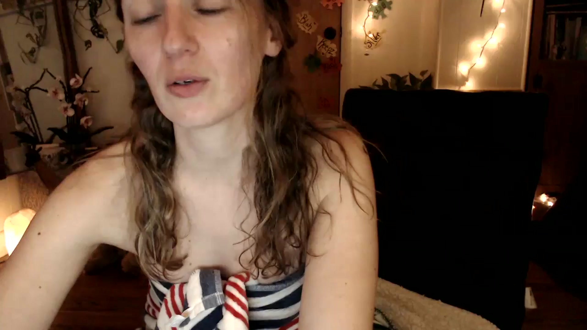 Gallery image thumbnail from WildflowerEm's myfreecams stream on, 11/30/2025, 03:40 image 16 of 20