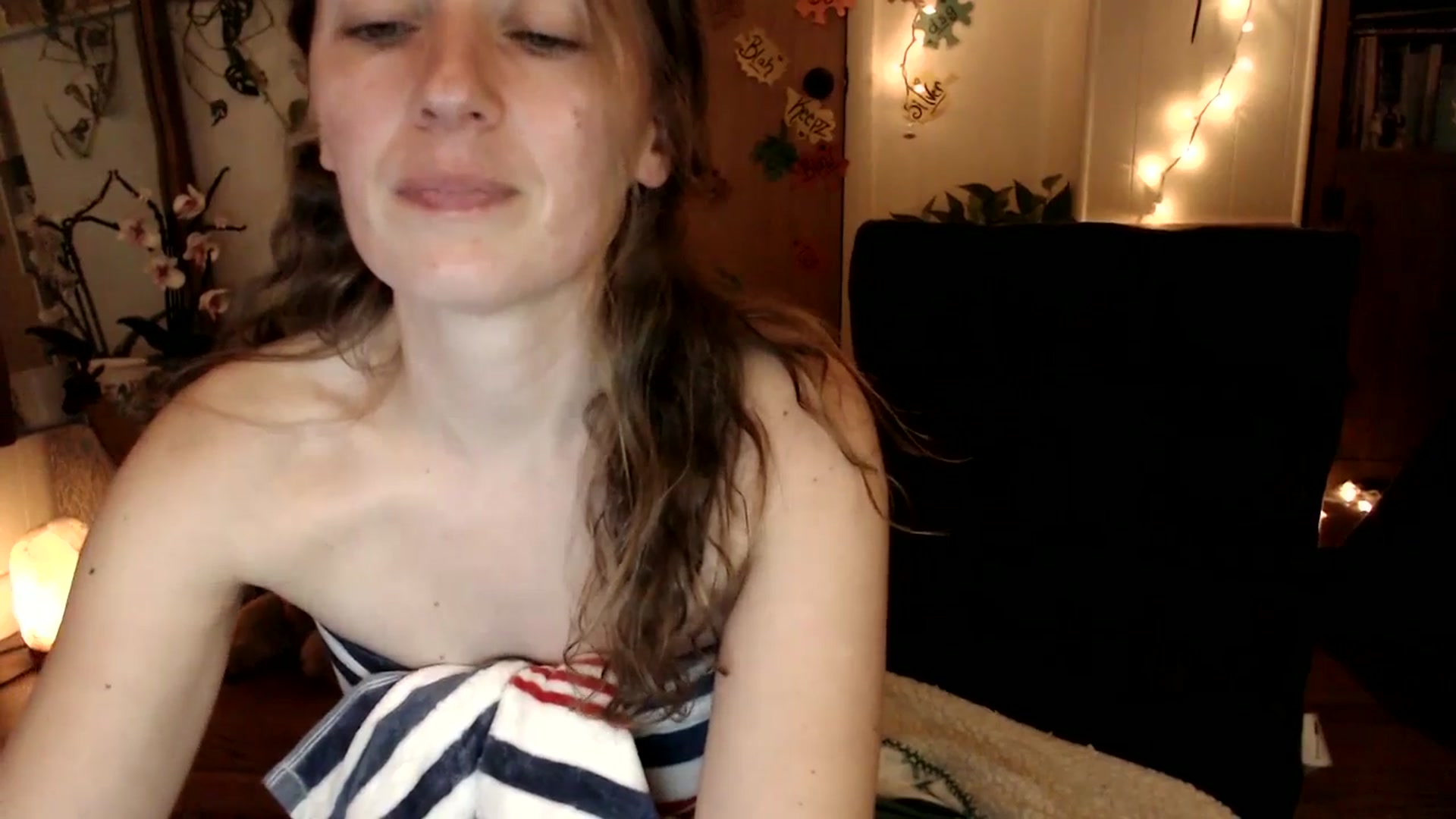 Gallery image thumbnail from WildflowerEm's myfreecams stream on, 11/30/2025, 03:40 image 17 of 20
