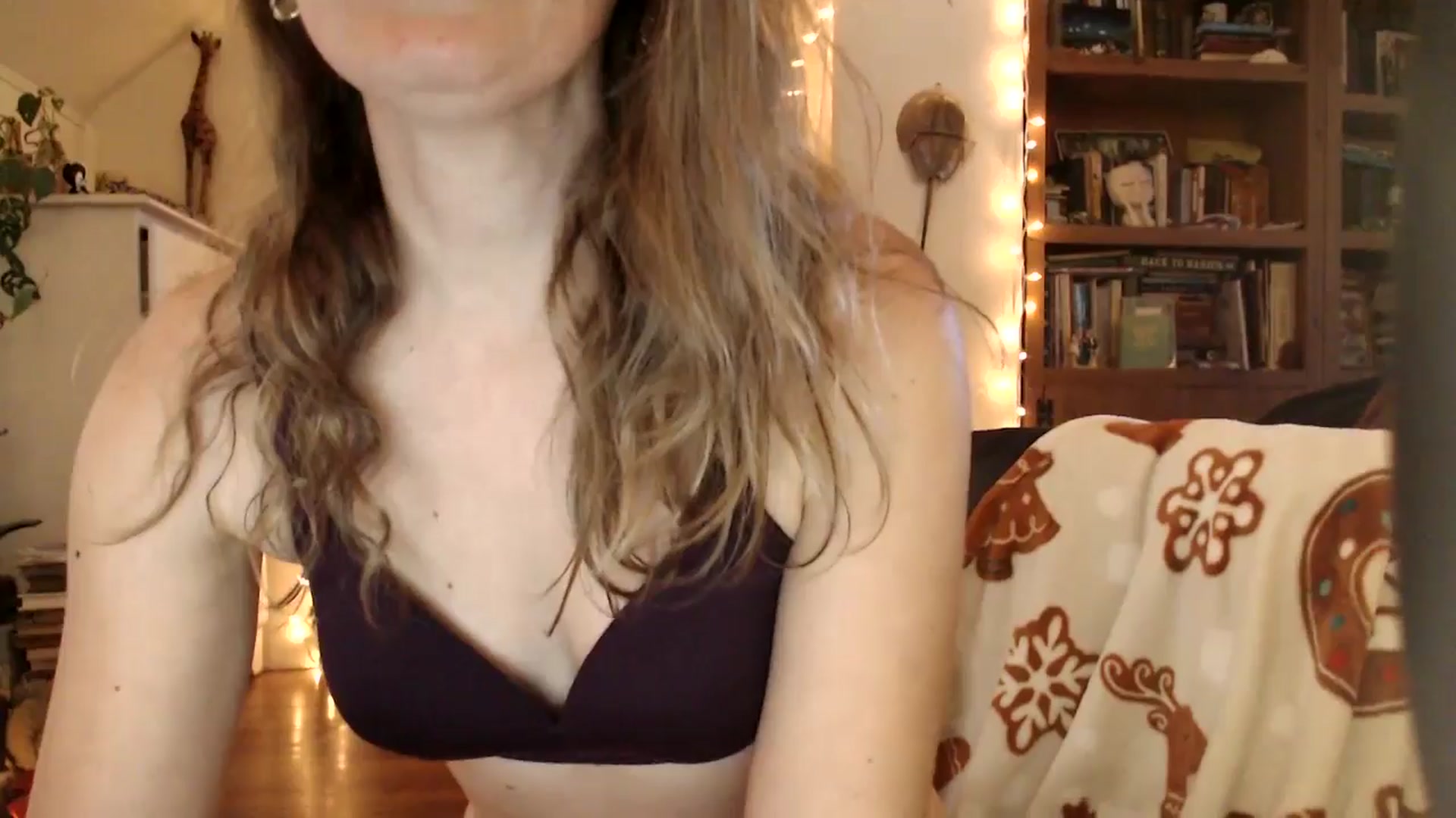 Gallery image thumbnail from WildflowerEm's myfreecams stream on, 12/11/2025, 20:22 image 19 of 20