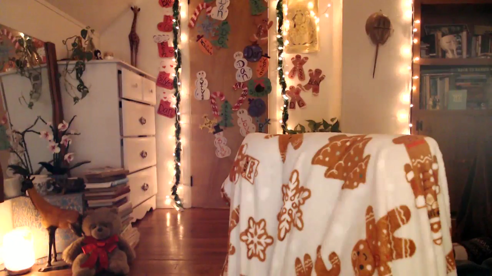 Gallery image thumbnail from WildflowerEm's myfreecams stream on, 12/21/2025, 23:07 image 7 of 20