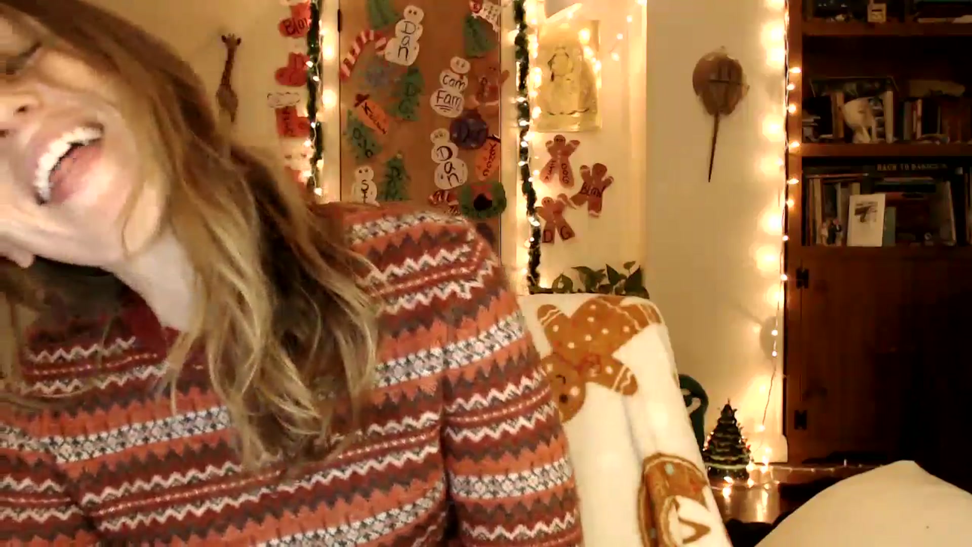 Gallery image thumbnail from WildflowerEm's myfreecams stream on, 12/29/2025, 24:05 image 7 of 20