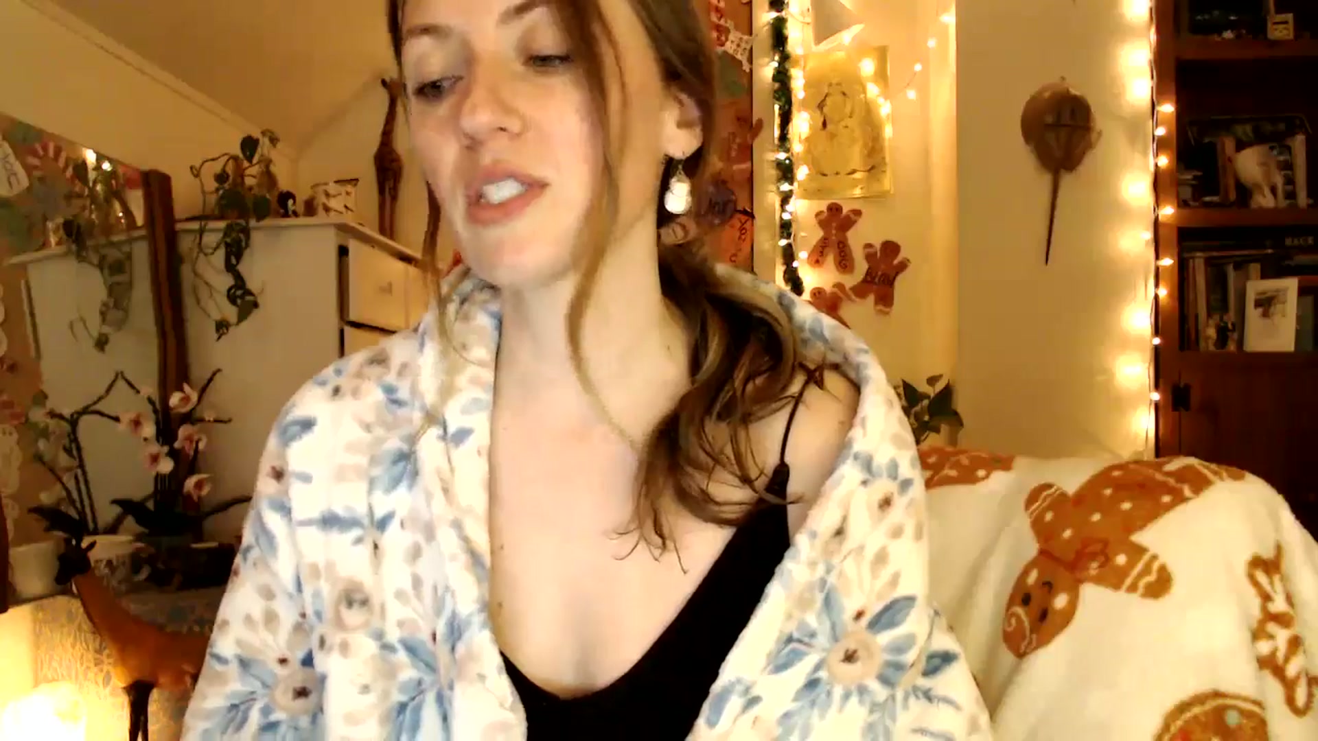 Gallery image thumbnail from WildflowerEm's myfreecams stream on, 12/31/2025, 24:51 image 12 of 20
