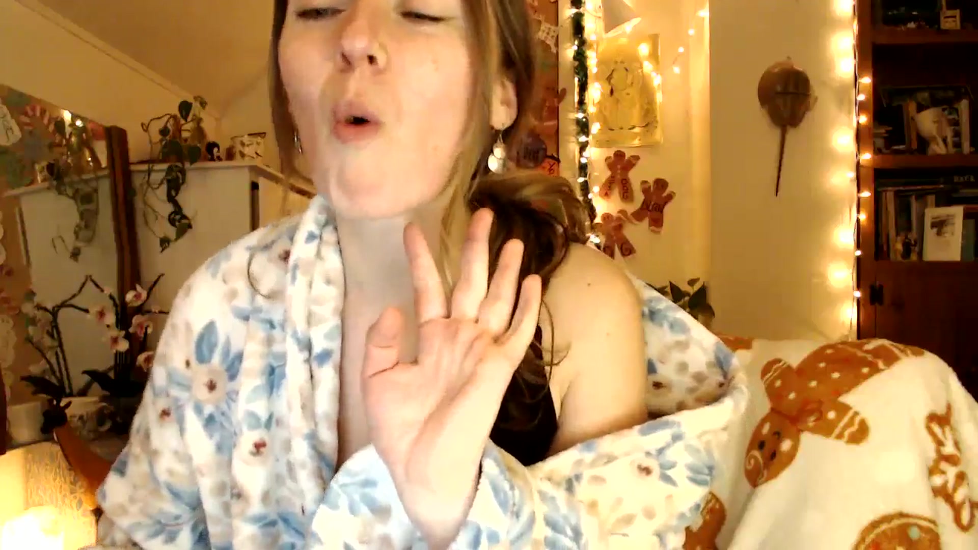 Gallery image thumbnail from WildflowerEm's myfreecams stream on, 12/31/2025, 24:51 image 11 of 20