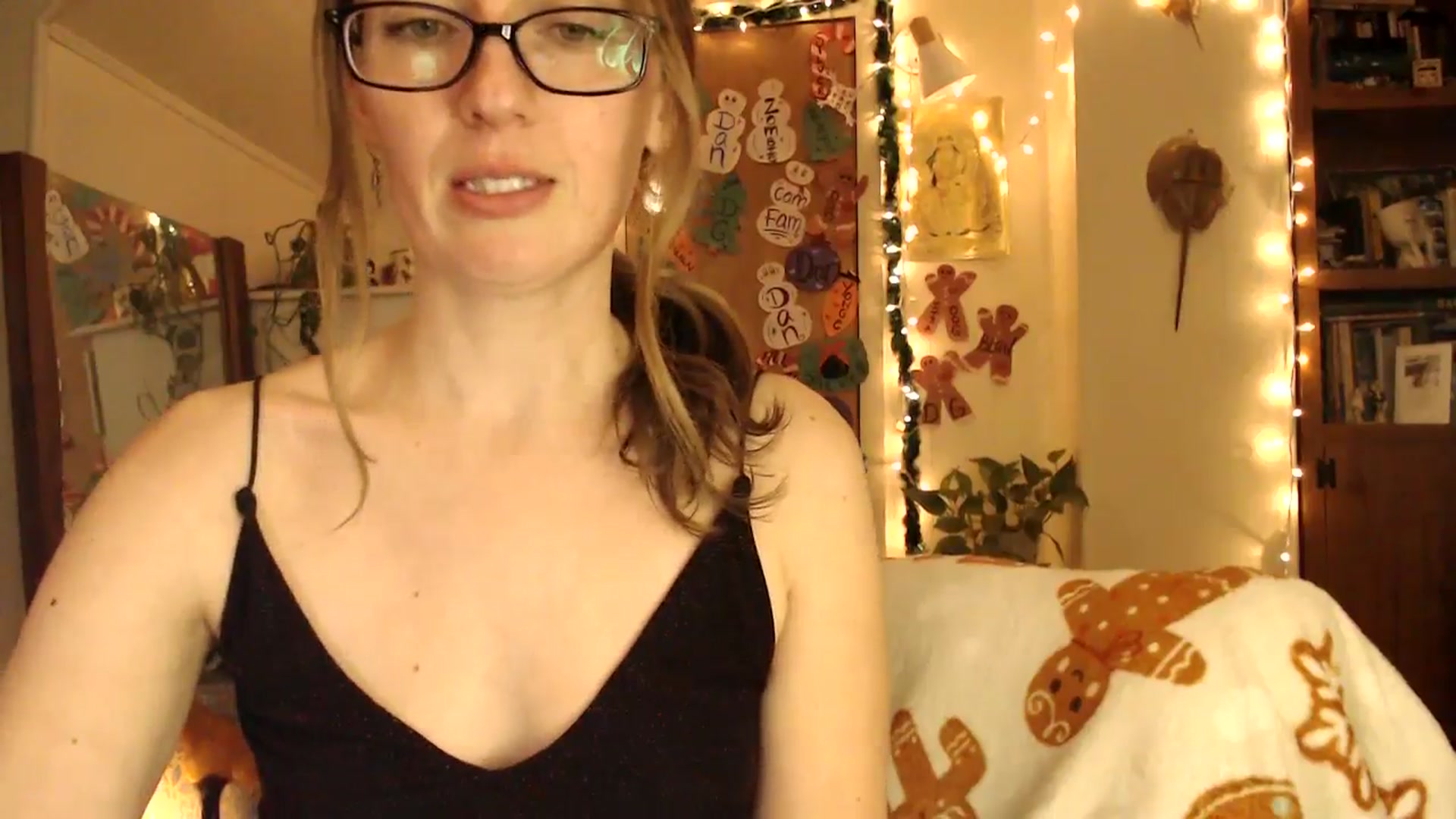 Gallery image thumbnail from WildflowerEm's myfreecams stream on, 12/31/2025, 24:51 image 8 of 20
