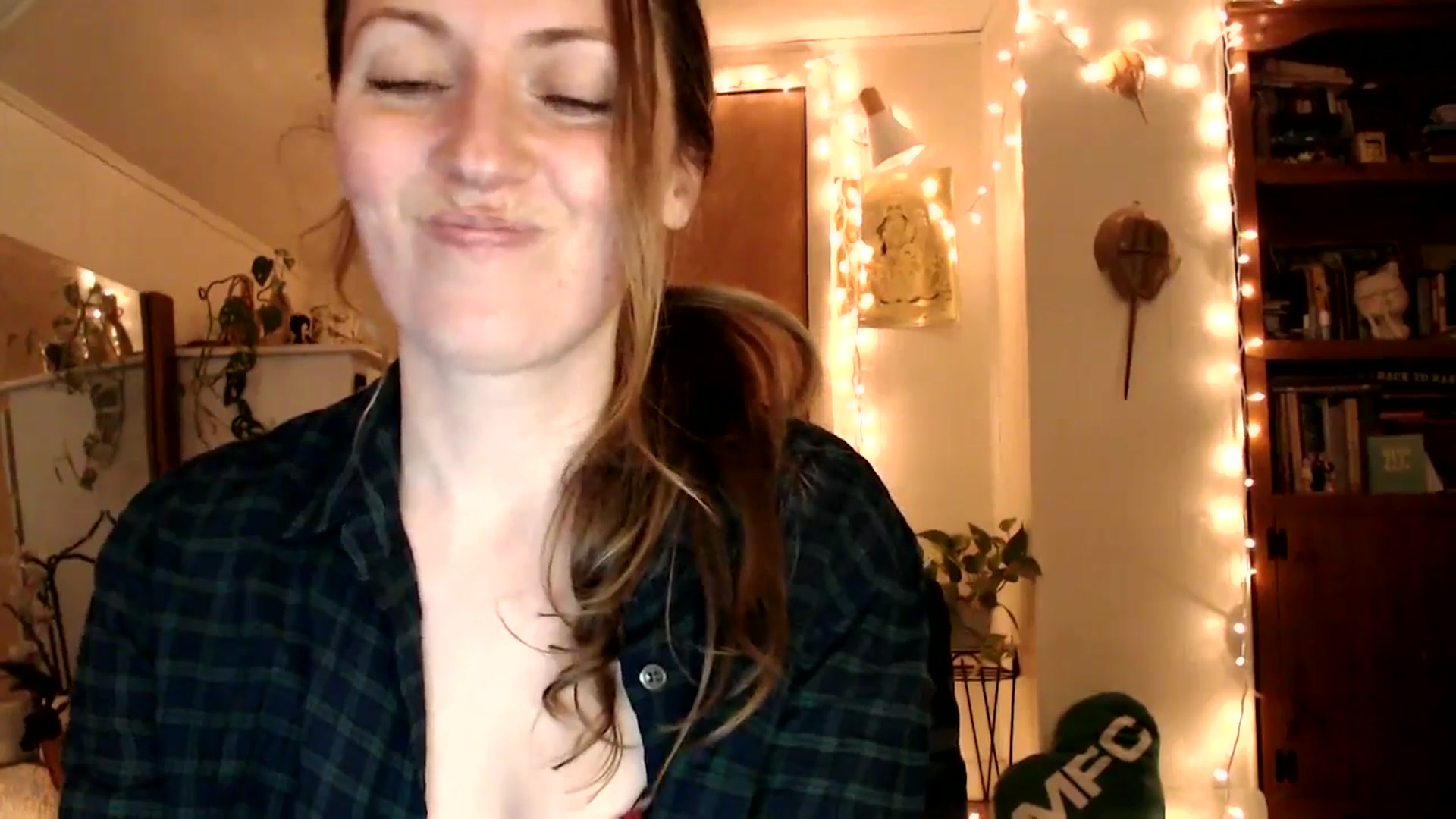 Gallery image thumbnail from WildflowerEm's myfreecams stream on, 01/17/2026, 24:36 image 10 of 20