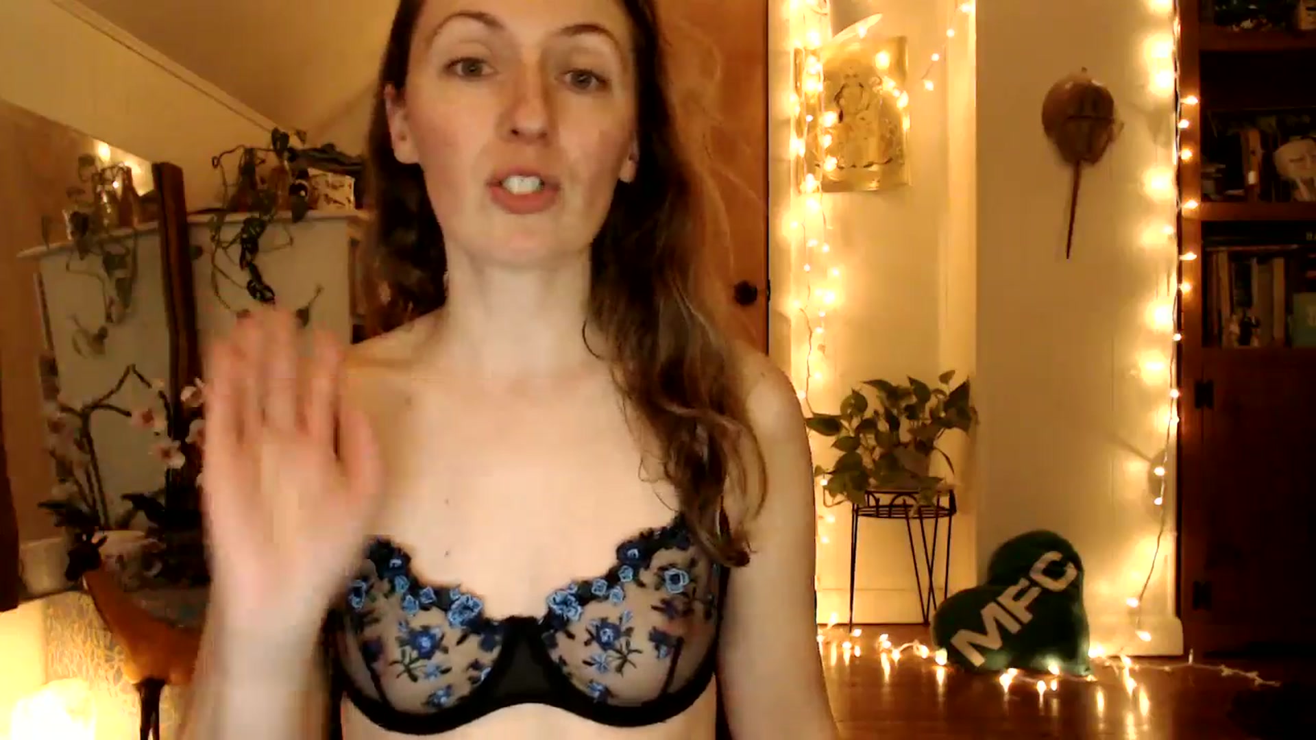 Gallery image thumbnail from WildflowerEm's myfreecams stream on, 02/01/2026, 24:04 image 12 of 20